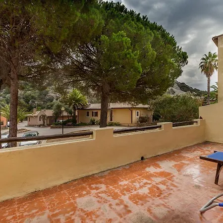 Aparthotel Pineta 1 *